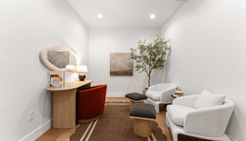 Victoria Commons upstairs sitting area.